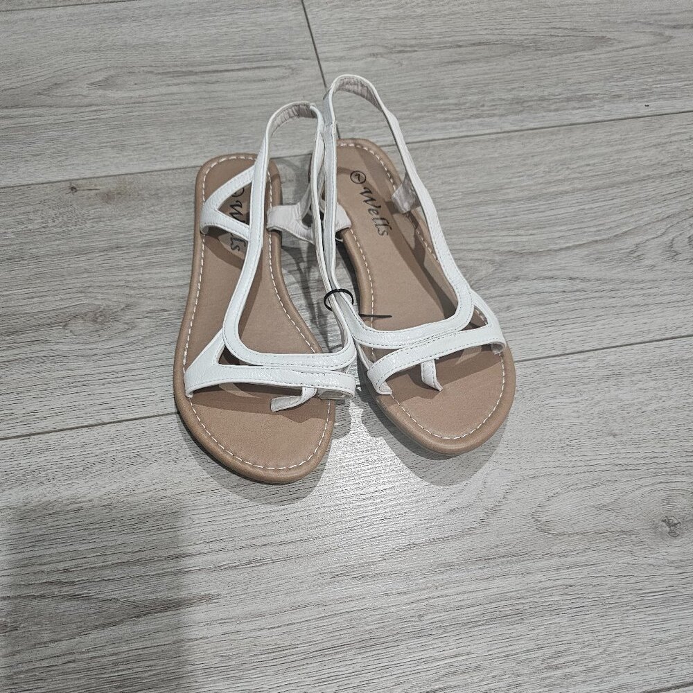 Wells Sandals for women  Size 7 Color Brown with white straps
